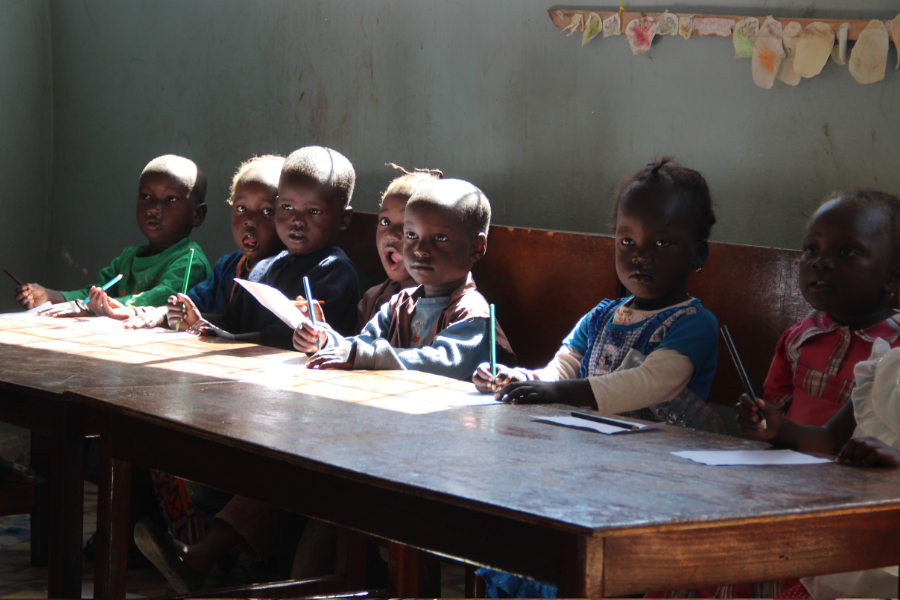 vorschulkinder-in-gambia-